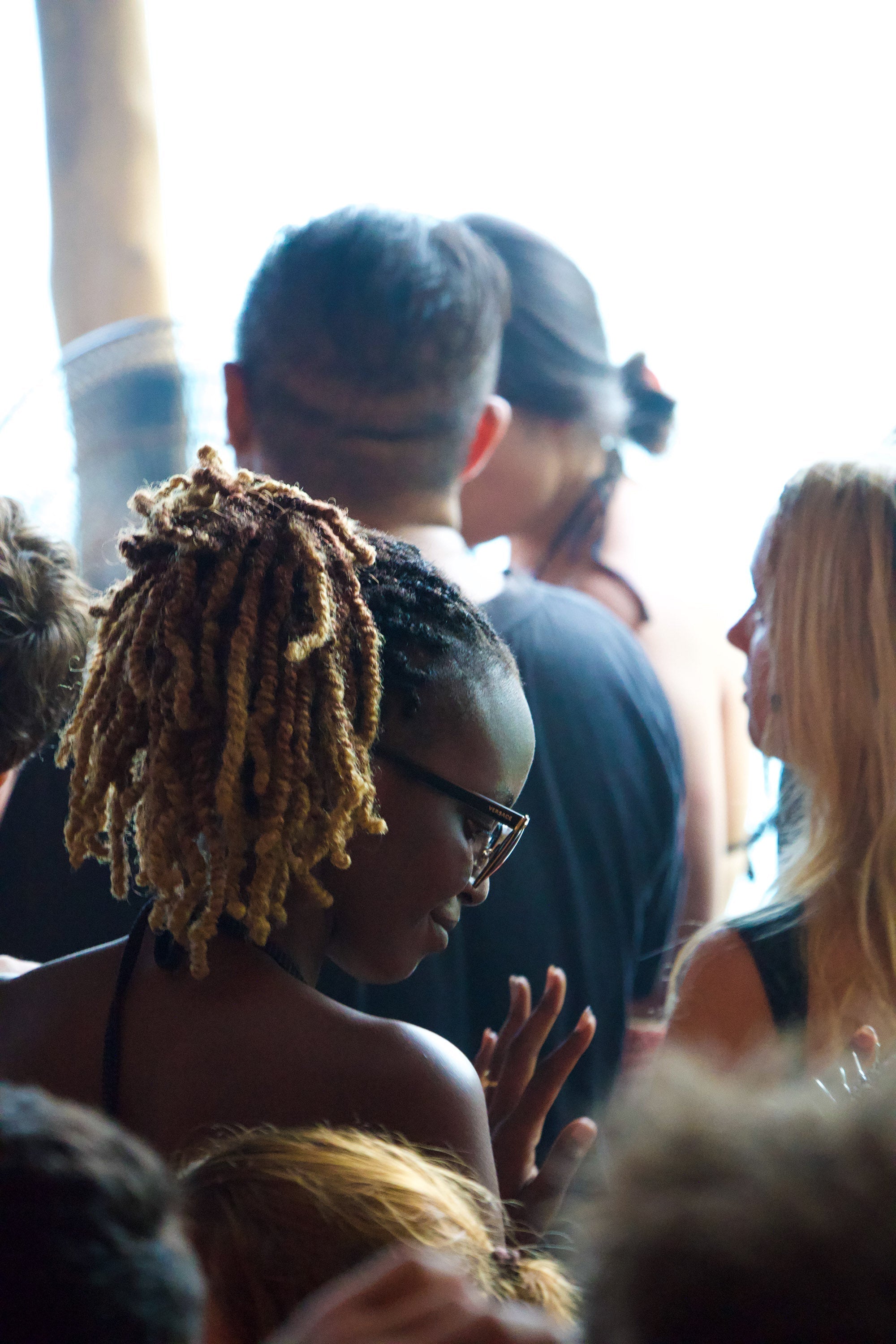 FROM "WHITE PEOPLE DANCE STRANGE" to "I LOVED THAT PARTY" - Zawadi Hat Fashion