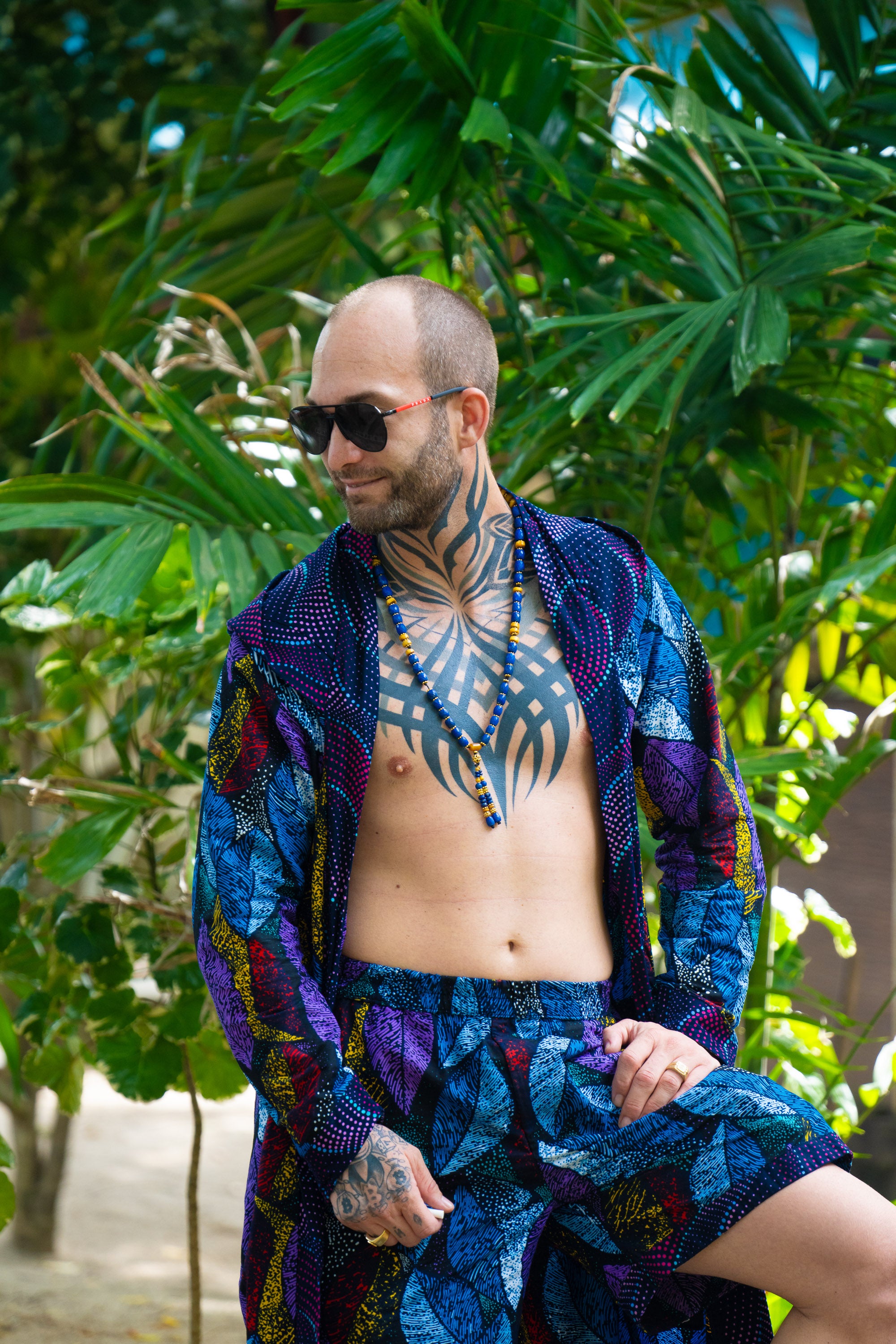 Midnight Garden Short Cover-Up — Luxuriöse Resort-Kleidung