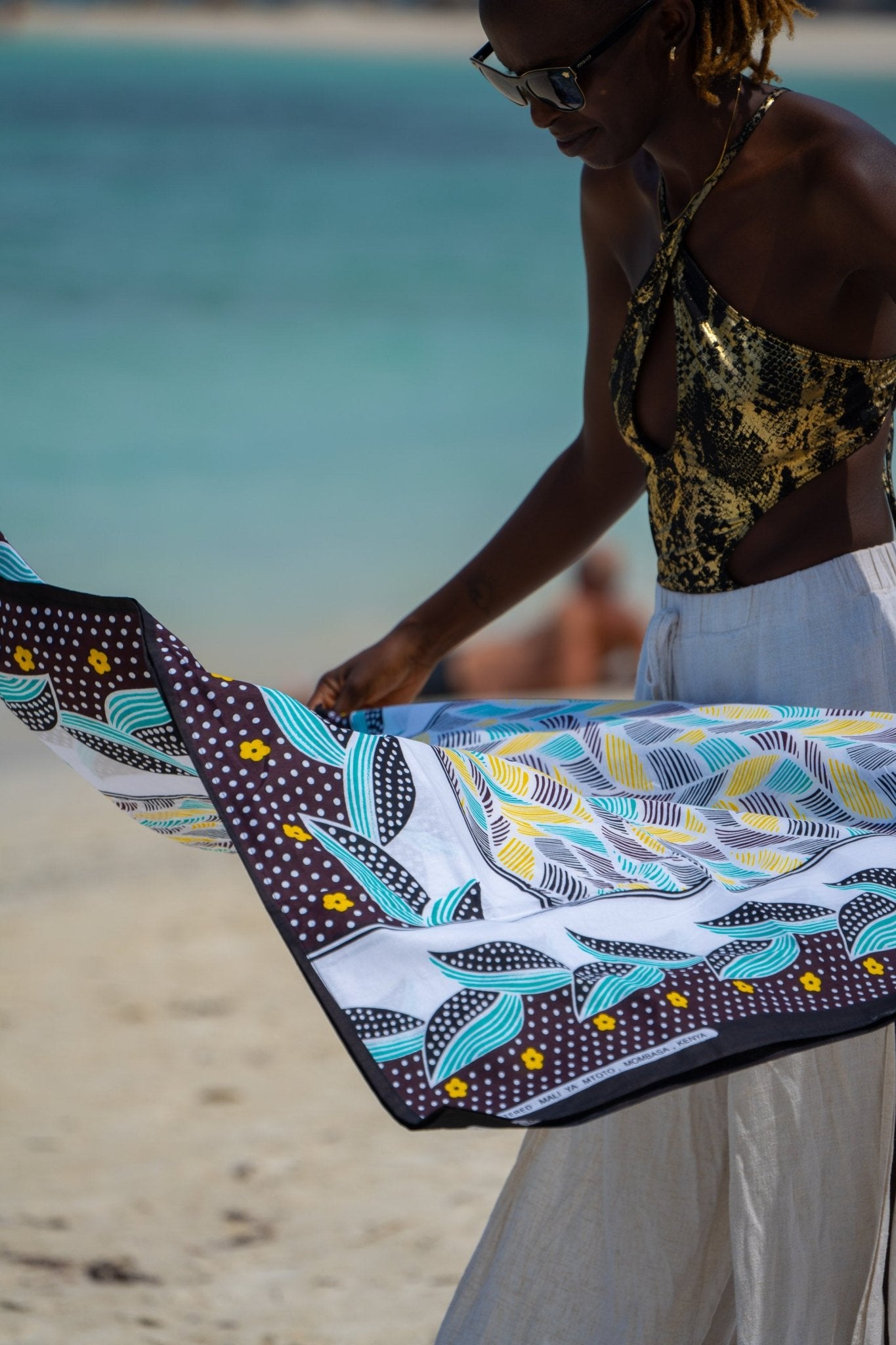 Swahili Leso Wrap — “Furaha Kwenu Fahari Kwetu” - Zawadi Hat Fashion