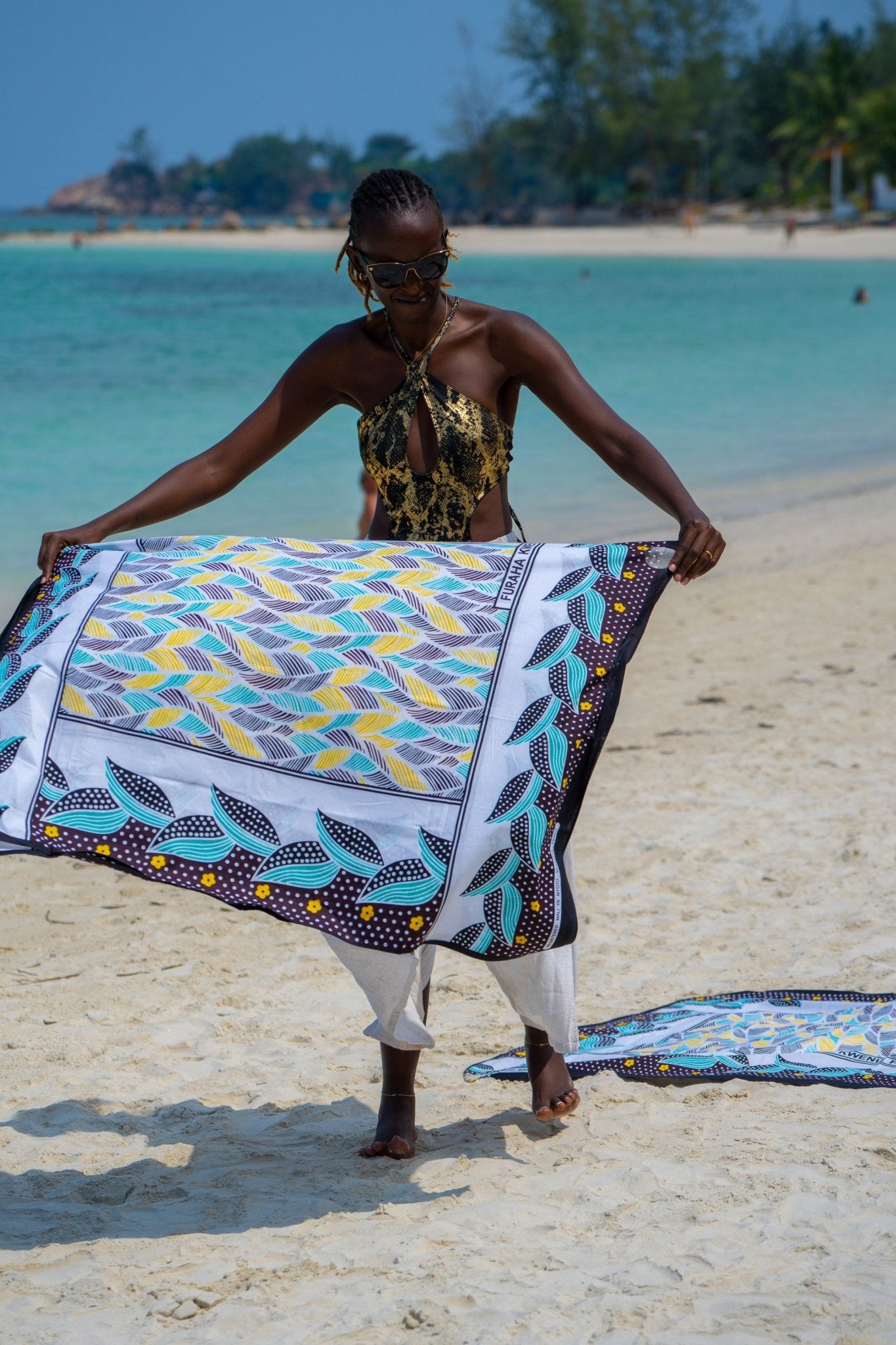 Swahili Leso Wrap — “Furaha Kwenu Fahari Kwetu” - Zawadi Hat Fashion